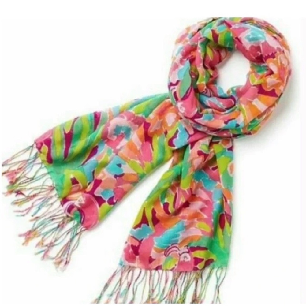 Lilly Pulitzer Murfee Scarf Lulu Print.  Excellent condition.